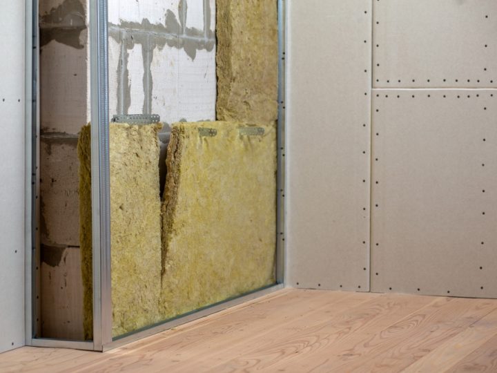 Les meilleures techniques pour isoler efficacement un mur intérieur