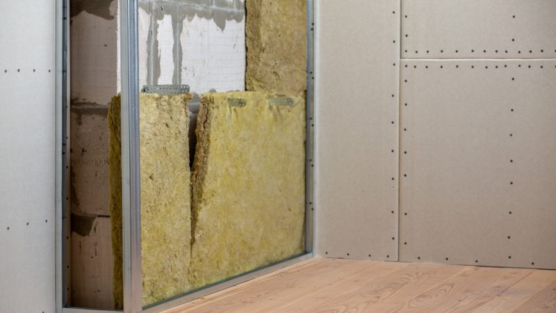 Les meilleures techniques pour isoler efficacement un mur intérieur