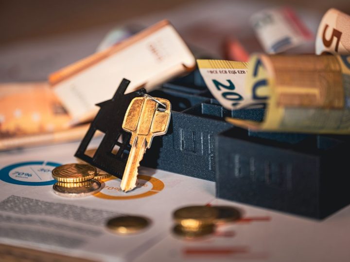 Comment est calculée la taxe foncière : explications et méthodes simples